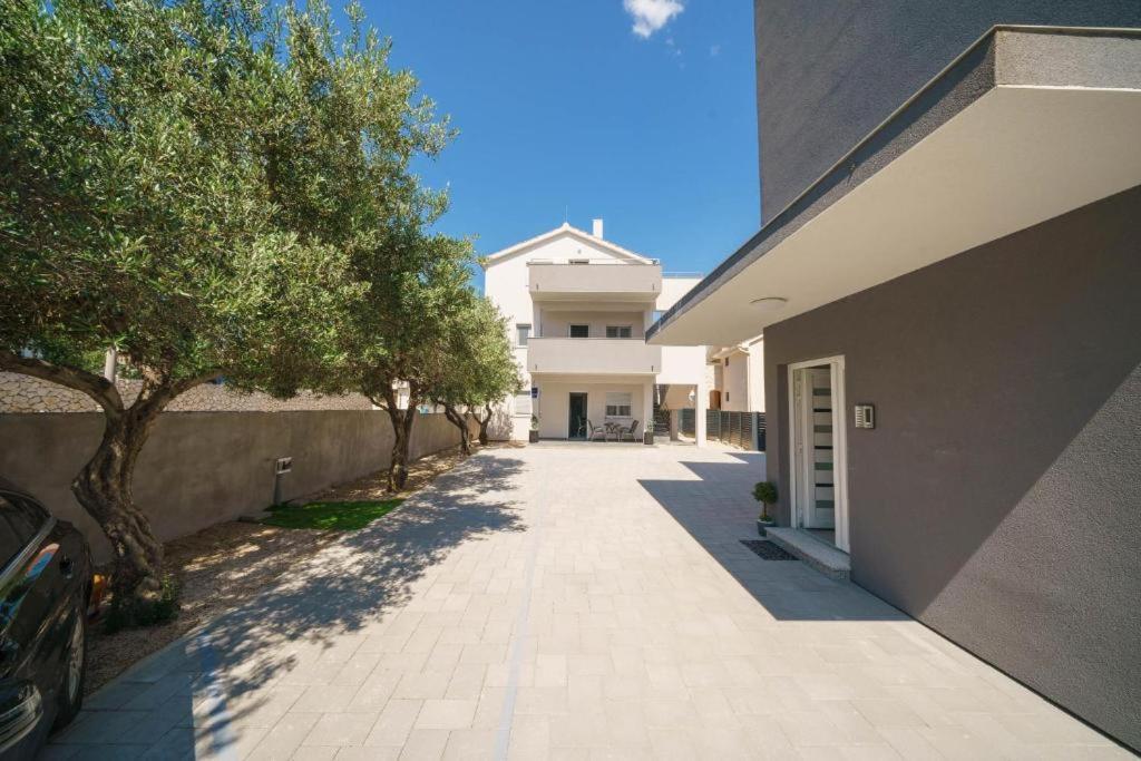 Apartments Dobrenic Vodice Exterior foto