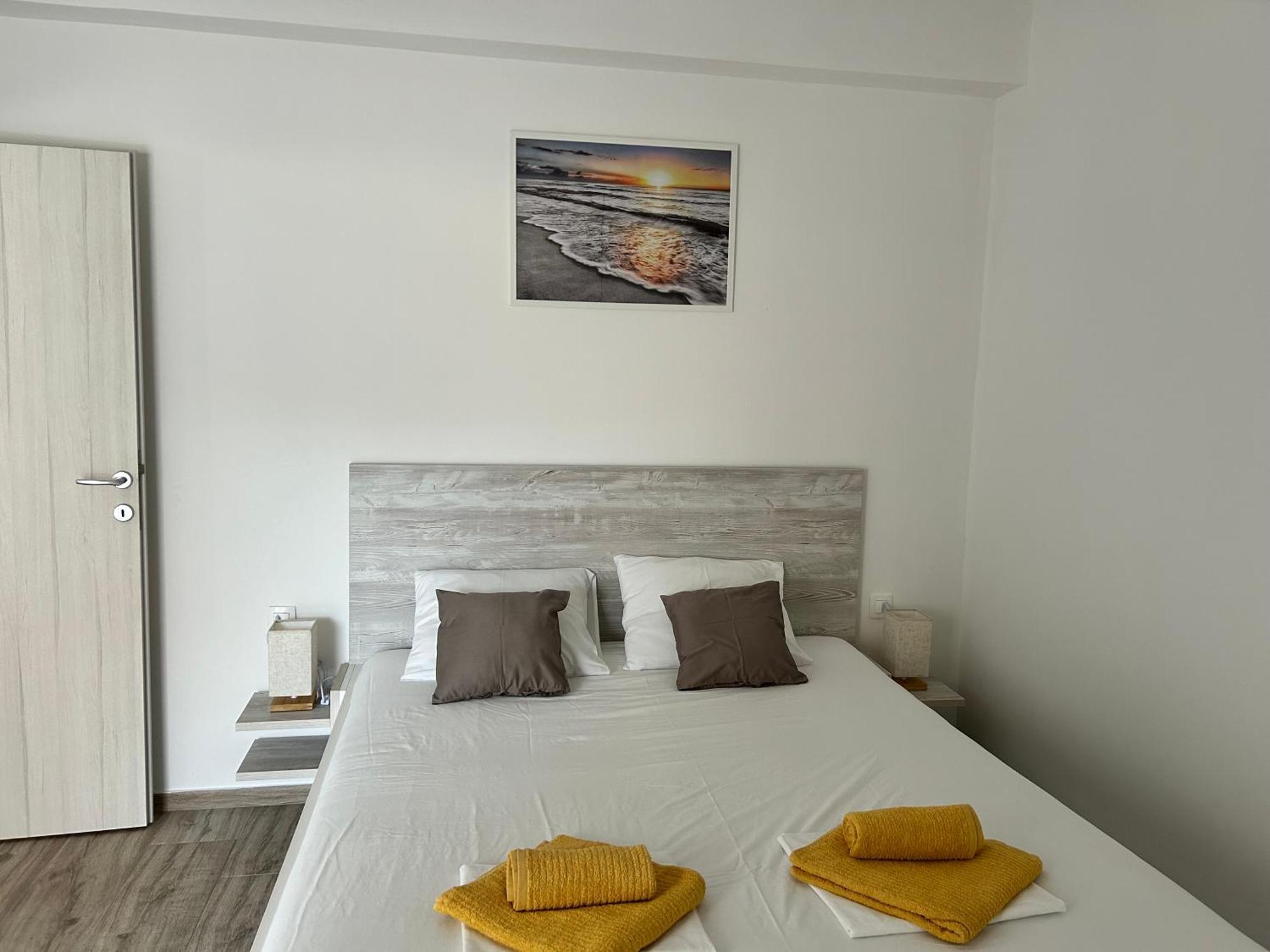 Apartments Dobrenic Vodice Exterior foto